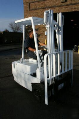 Forklift baker 3000LB sd electric w/ battery price cut