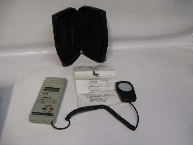 Extech light meter lux foot candles with case free