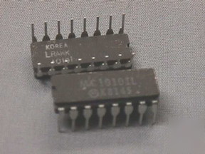 8 vintage motorola MC10101L or; 2 input logic gate ic's