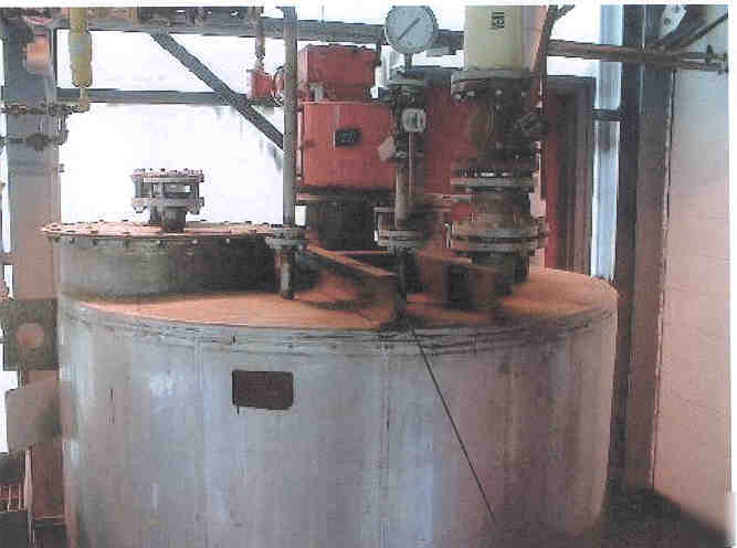 1000 gal stainless steel vertical tank w agitator mixer