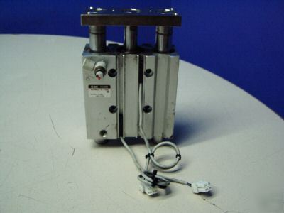 Smc pneumatic guide cylinder m/n: MGPM32-75-Y59A - used