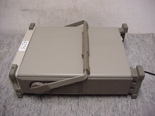 Hp 85640A tracking generator 300KHZ - 2.9GHZ w/ opt 8ZE