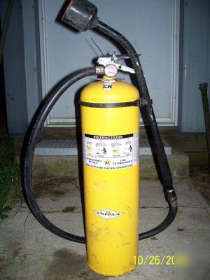 D fire extinguisher combustible metal amerex 570 30LB