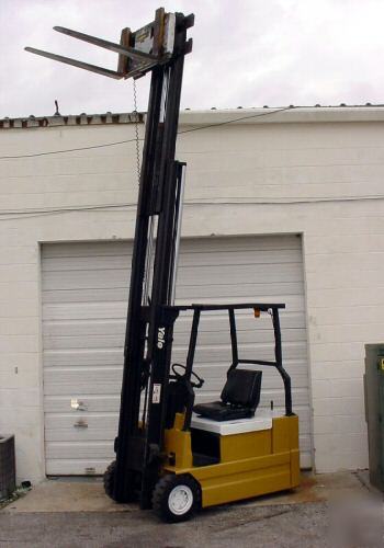 3500 lb,yale electric forklift,trible,s.s.,ps, 3 wheel 