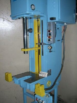 8 ton multipress gap frame hydraulic press (19991)