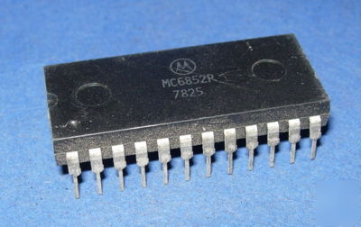 P8254 vintage intel 24-pin ic rare 8254 1970's