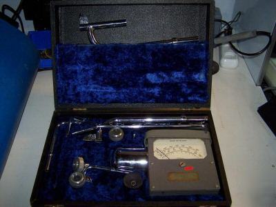 Vintage alnor velometer in carrying case good condition