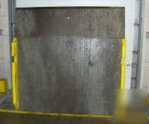 Serco vertical storing hydraulic loading dock leveler 