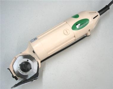 Hand held electric fabric cutter / rotary shear