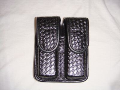 Bianchi accumold elite double mag pouch-.40CAL. glock