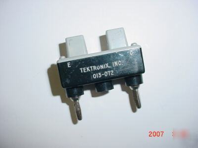 Tektronix 013-072 diode test adapter, 3 pin 