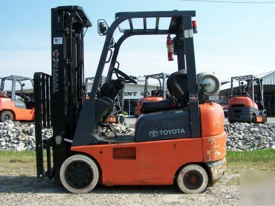 Toyota forklift truck 3000 lb cap 2004 year model