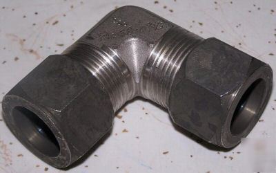 Lot of 2 hydraulic compression elbow fittings
