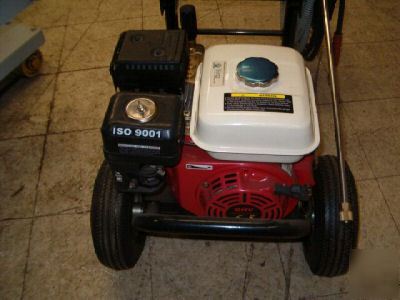 New pressure washer 2700 psi 6.5 hp brand great unit