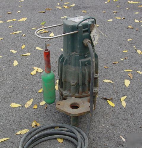 Automatic submersible pump, zoeller m-161C 110V 1/2 hp.