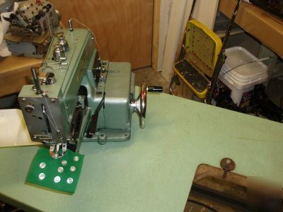 Singer automatic hand operated button machine 