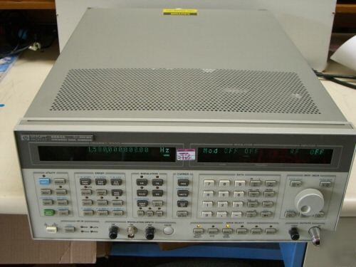 Hp 8664A signal generator, 100 khz - 3 ghz w/ opt. 004