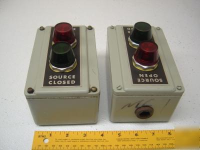 Lot of 2 shutter indicator lights au-9-045087-001