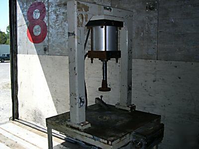 Pneumatic press work table frame welding fixture tools