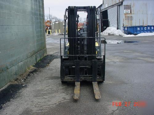 Daewoo G30P triple warehouse forklift 6000 pneuamatic