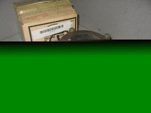 Dwyer explosion proof pressure switch 1950-10 3.0-11.0