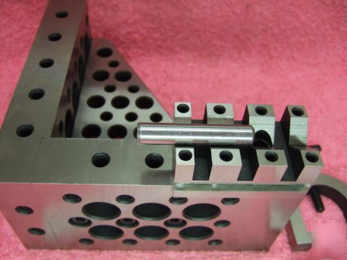 Toolmaker knee with adjustable vblock and 2 clamps wow 