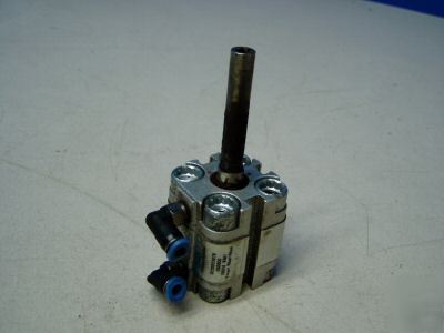 Festo pneumatic short stroke cylinder m/n: advu-20-5-pa