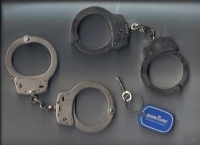 2 pair handcuffs w/key and cuff case police equipment