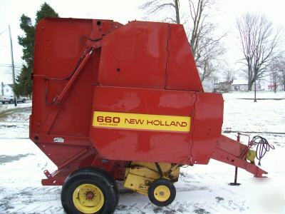 New holland 660 round baler - auto wrap