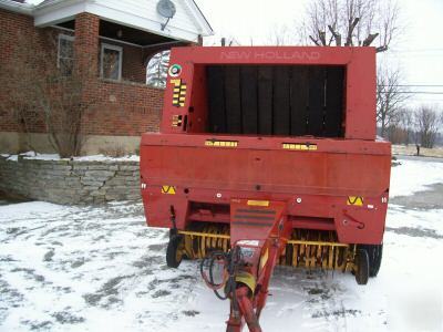 New holland 660 round baler - auto wrap