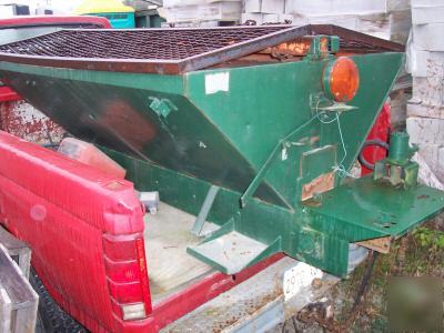 Air-flo hydraulic salt spreader 