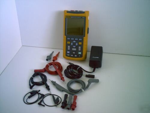 Fluke 124/003 40MHZ industrial scopemeter