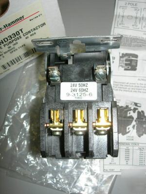 New cutler-hammer C25DND330T definite purpose contactor