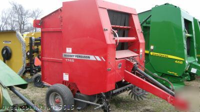 Masey ferfguson 1745 round baler