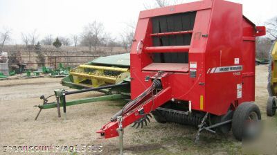 Masey ferfguson 1745 round baler