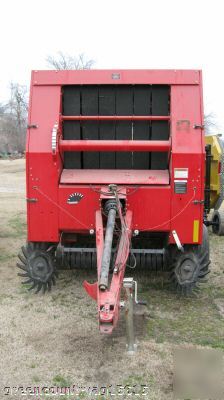 Masey ferfguson 1745 round baler