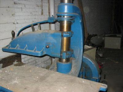 Die cutting machine clicker