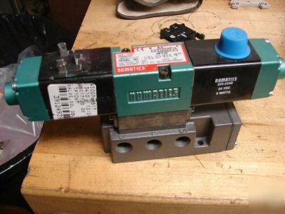 New numatics model 082SS43C4 air vlave pneumatic 