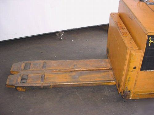4000 lb big joe pallet jack, 24 v, built in charger 