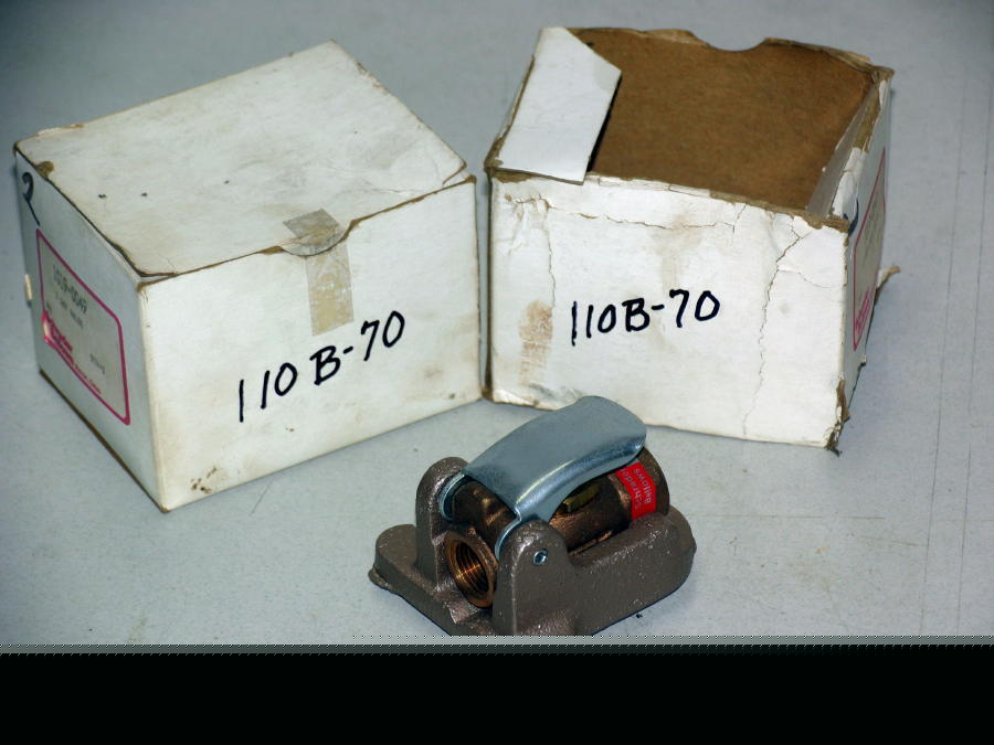 Schrader bellows lever operated foot valve