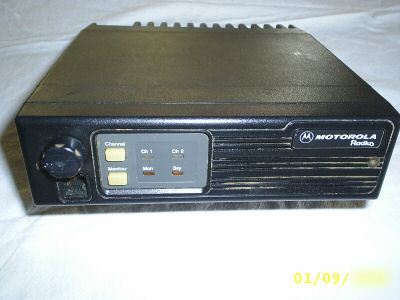 Motorola radius 25 watt uhf programmable radio w/extras