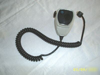 Motorola radius 25 watt uhf programmable radio w/extras