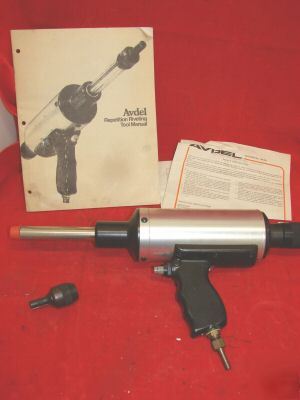 Avdel power rivet repetition riveting gun model 7170