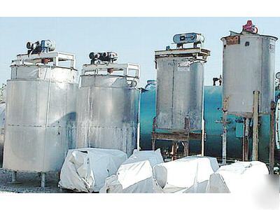 400 gallon stainless steel mix tank w/ agetation 5913