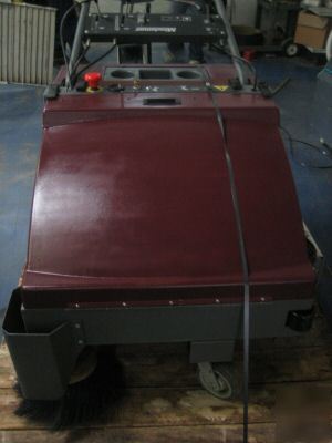 Minuteman kleensweep 35 warehouse floor sweeper 