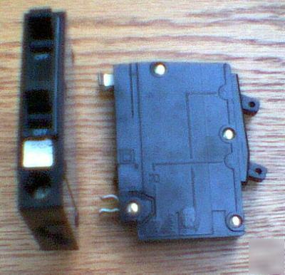 Square d QOT1515 tandem 15 amp qot ni circuit breaker