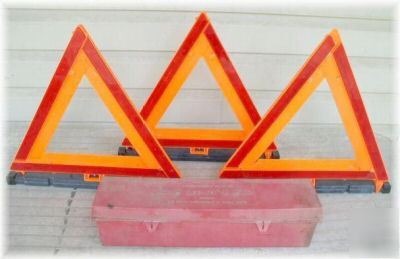 Emergency warning triangles sate-lite 711 flare kit