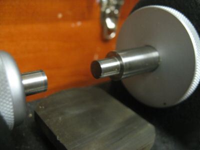 Starrett bench/super micrometer w/ dro